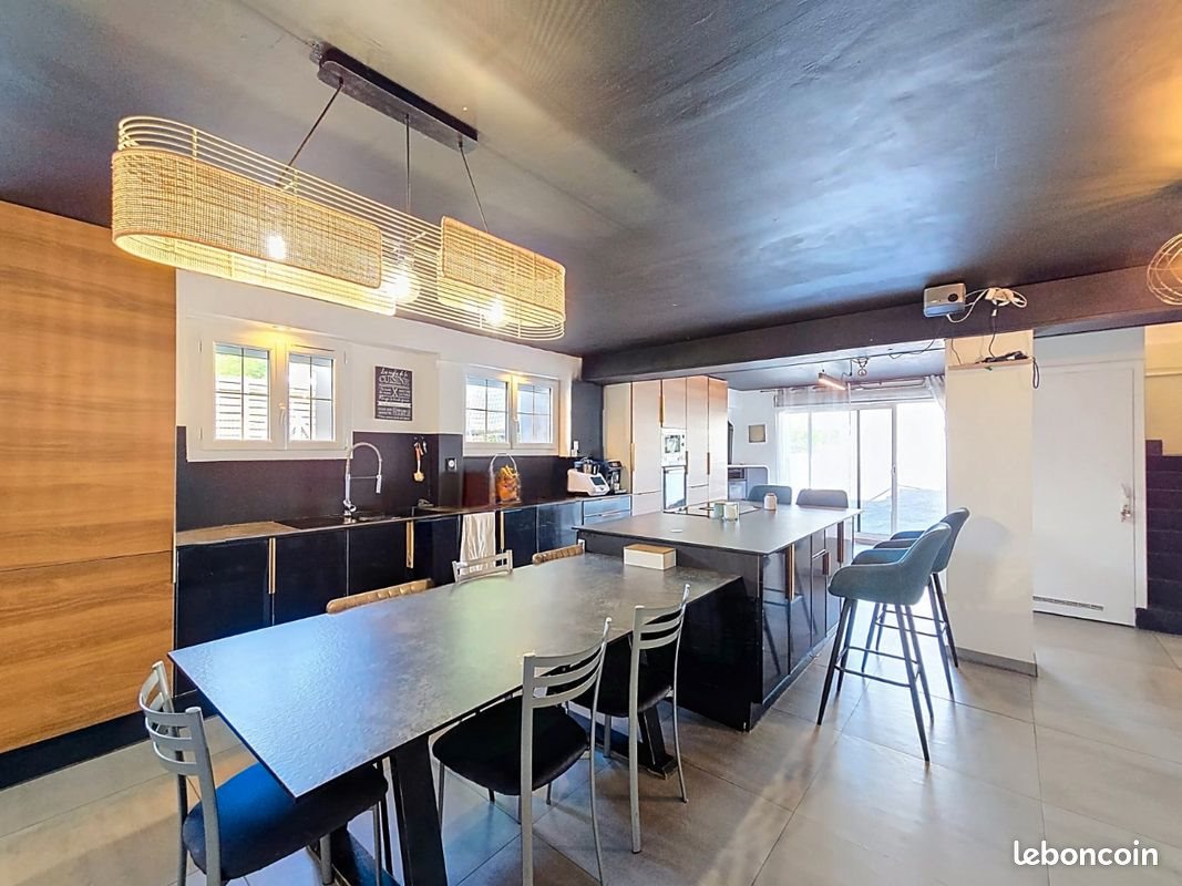 Maison à louer, 245m², Monts