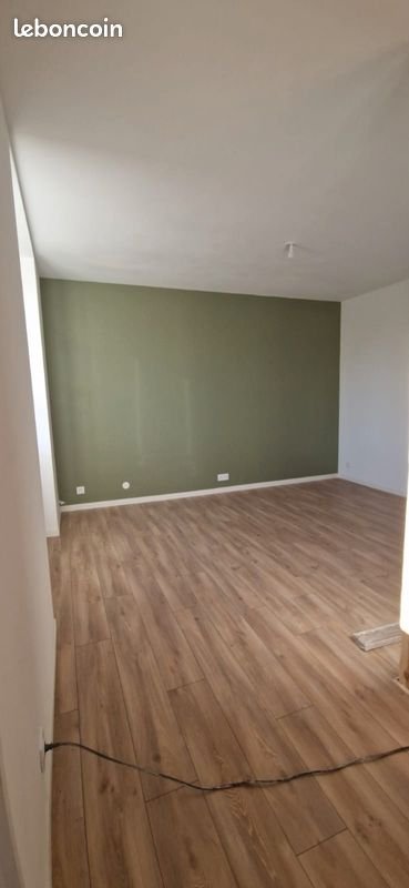 Maison à louer, 76m², Spézet