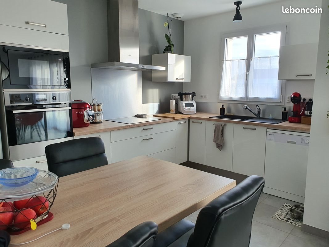 Maison à louer, 93m², Semussac
