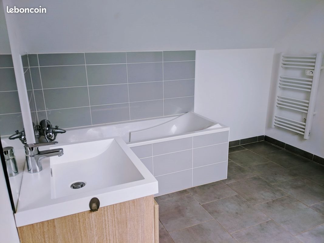 Maison à louer, 91m², Saint-Nicolas-de-la-Taille