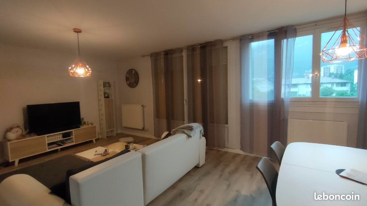 Appartement à louer, 72m², Fontaine