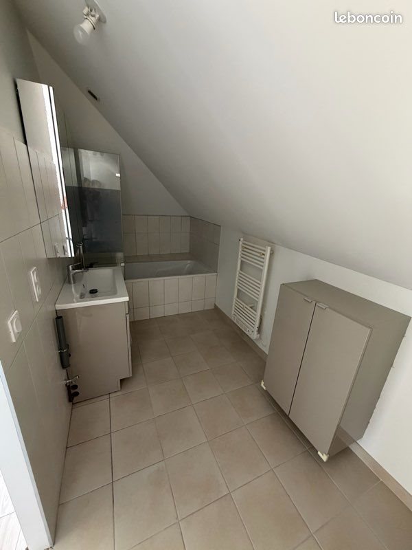 Appartement à louer, 44m², Saint-Sulpice-la-Pointe
