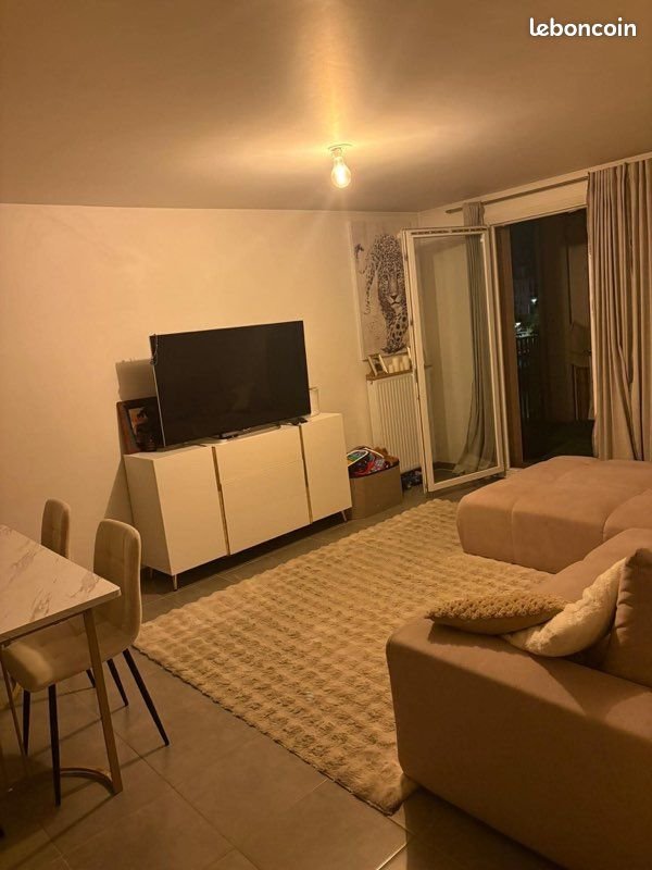 Appartement à louer, 61m², Meyzieu