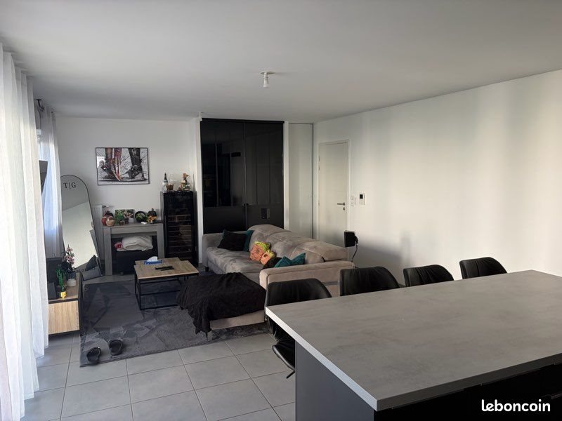 Appartement à louer, 70m², Sablons