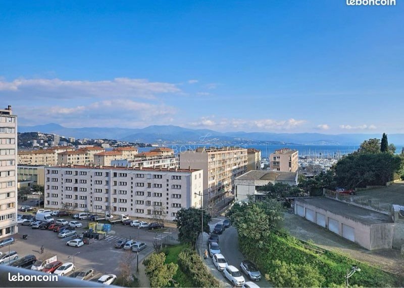 Appartement à louer, 57m², Ajaccio