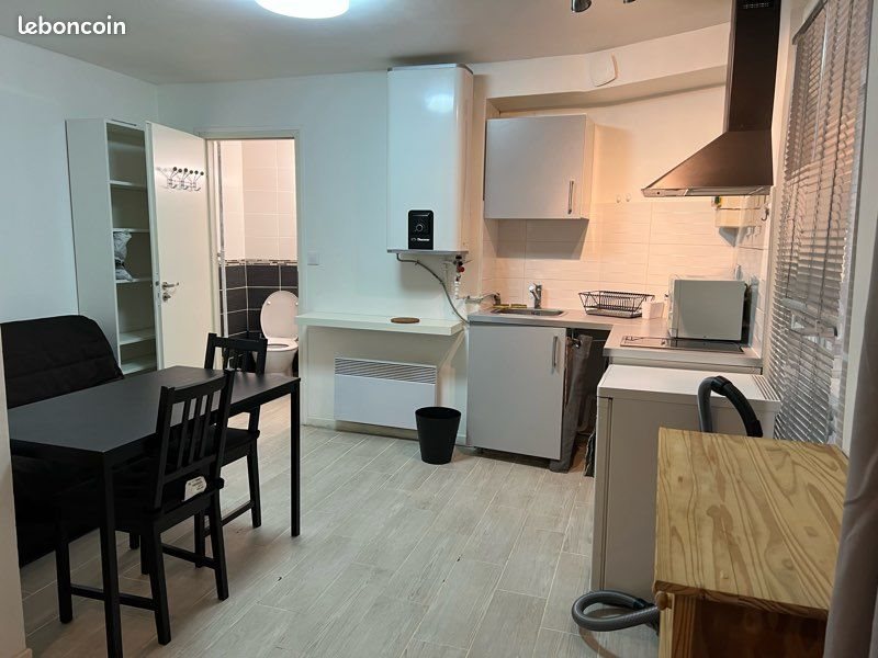 Appartement à louer, 25m², Paris 18ème