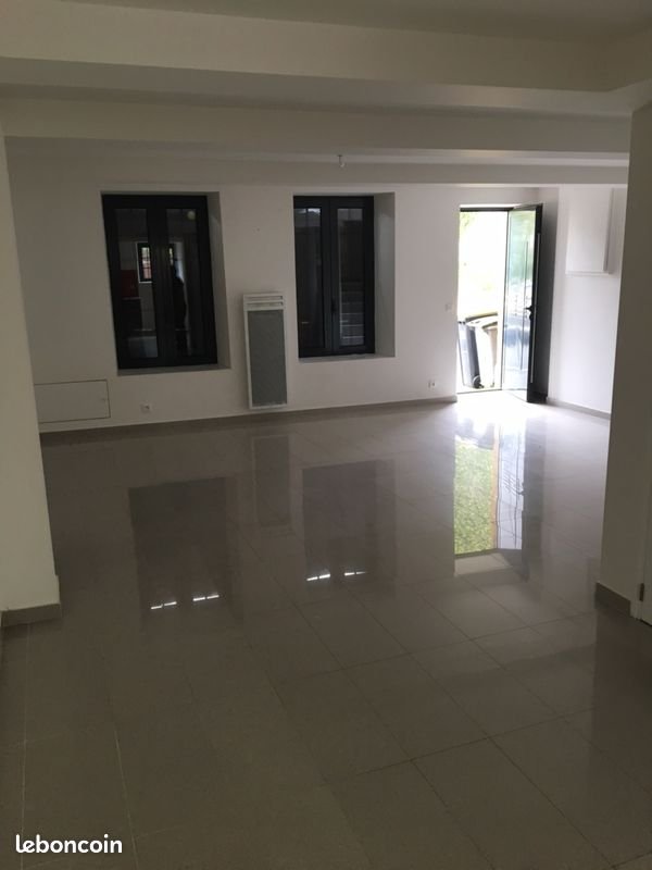 Maison à louer, 165m², Vendresse