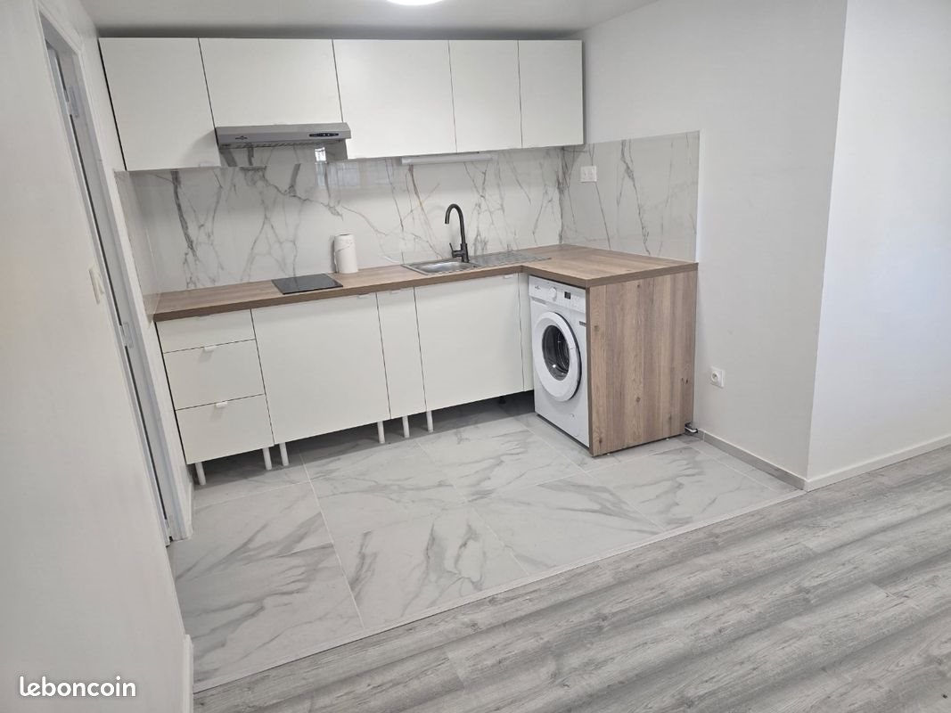 Appartement à louer, 28m², Cergy