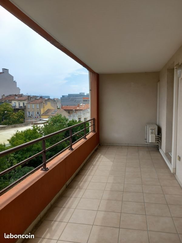 Appartement à louer, 45m², Marseille 8ème