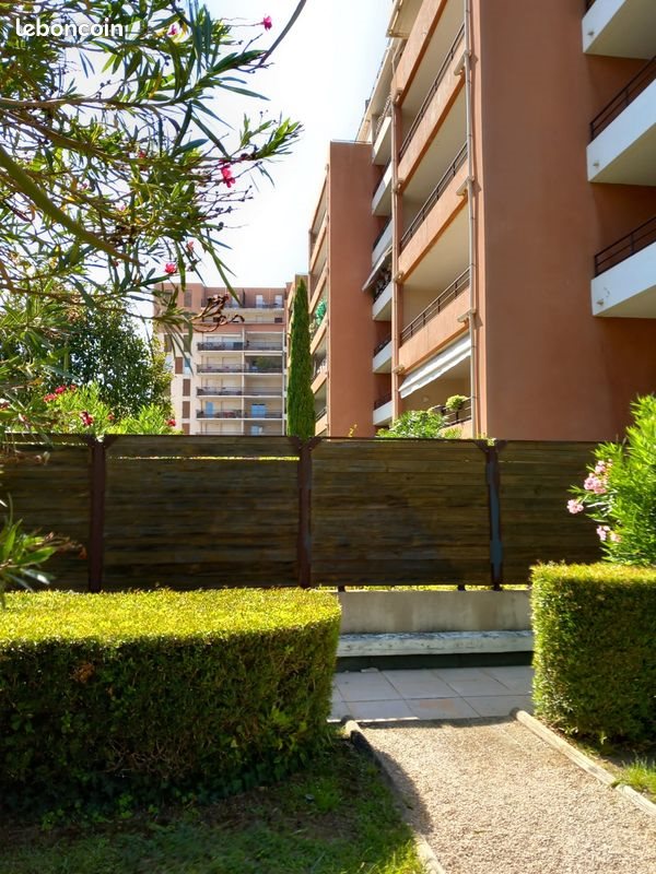 Appartement à louer, 45m², Marseille 8ème