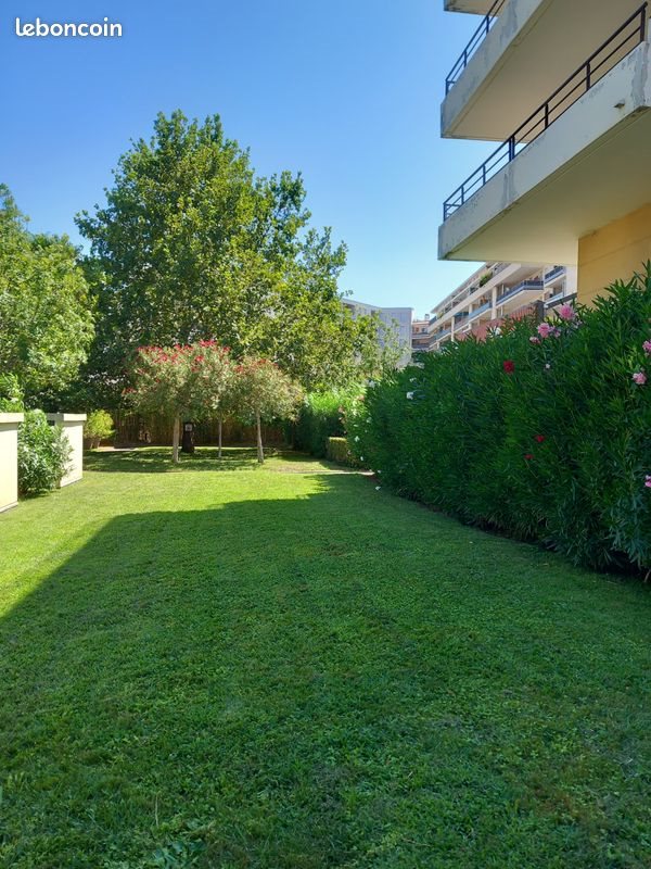 Appartement à louer, 45m², Marseille 8ème