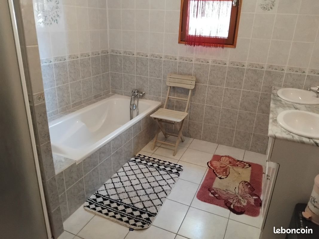 Maison à louer, 90m², Luzech
