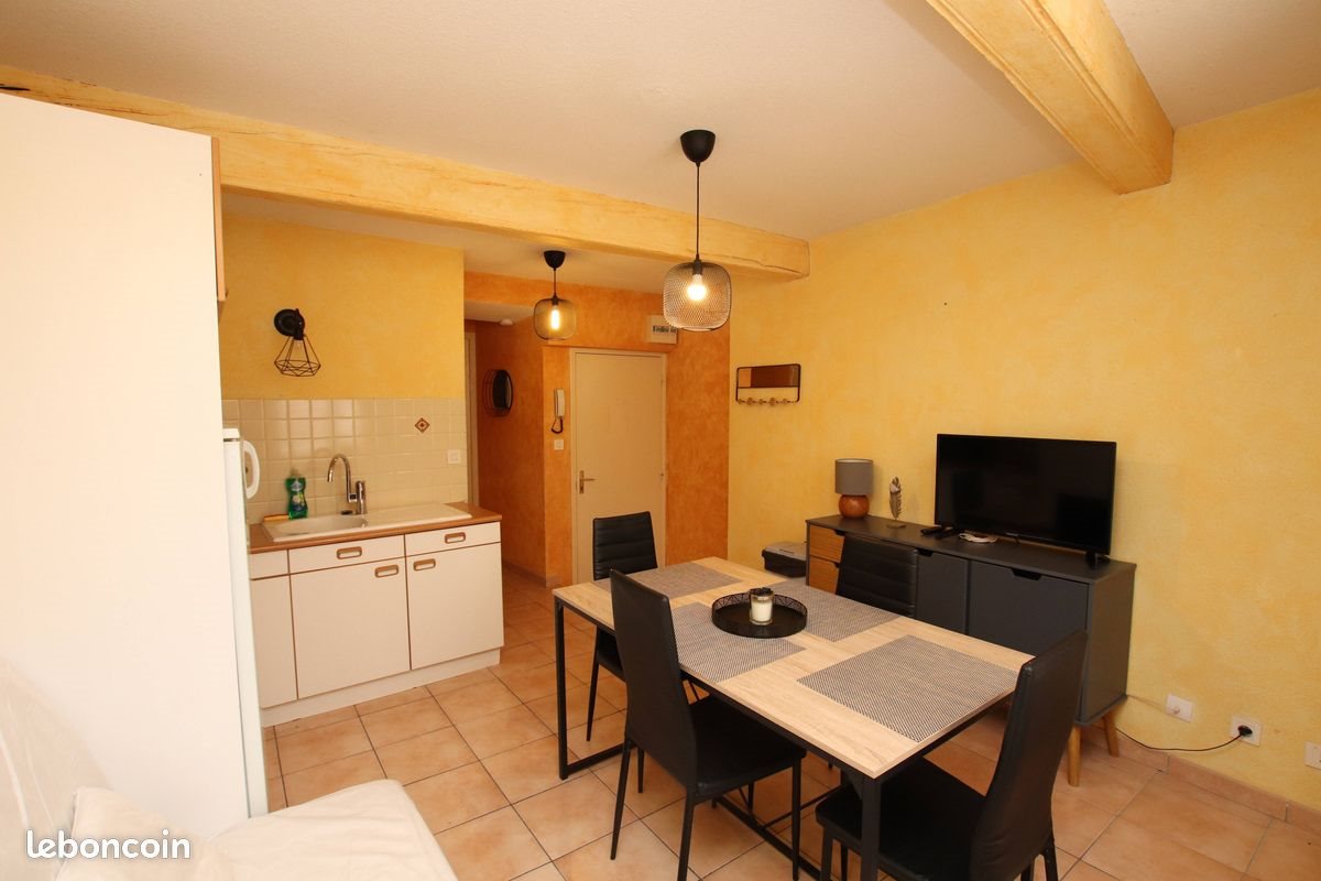 Appartement à louer, 28m², Riez