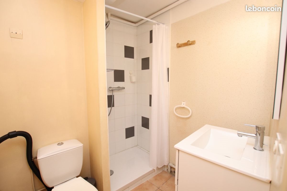 Appartement à louer, 28m², Riez