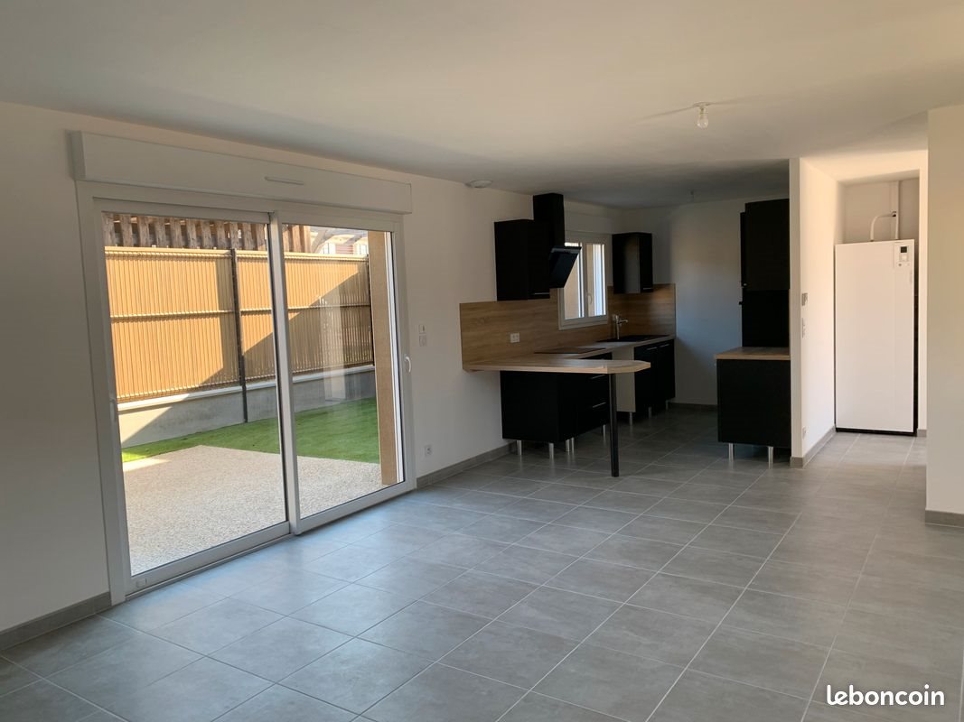 Maison à louer, 83m², Pont-Sainte-Marie