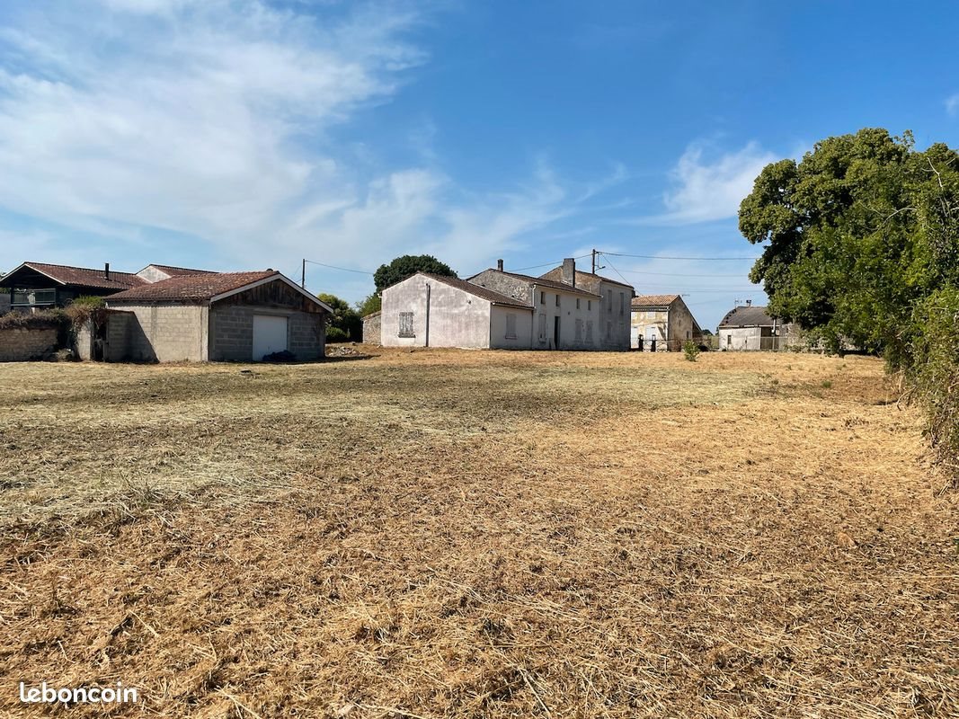 Maison à vendre, 360m², Soulignonne