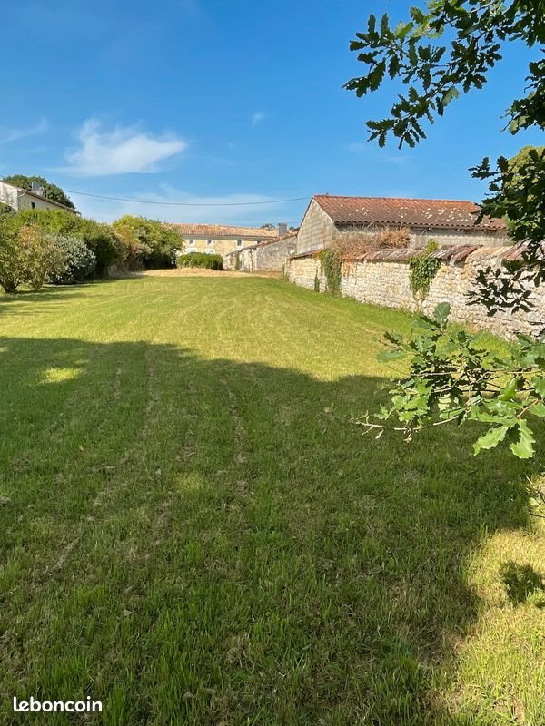 Maison à vendre, 360m², Soulignonne
