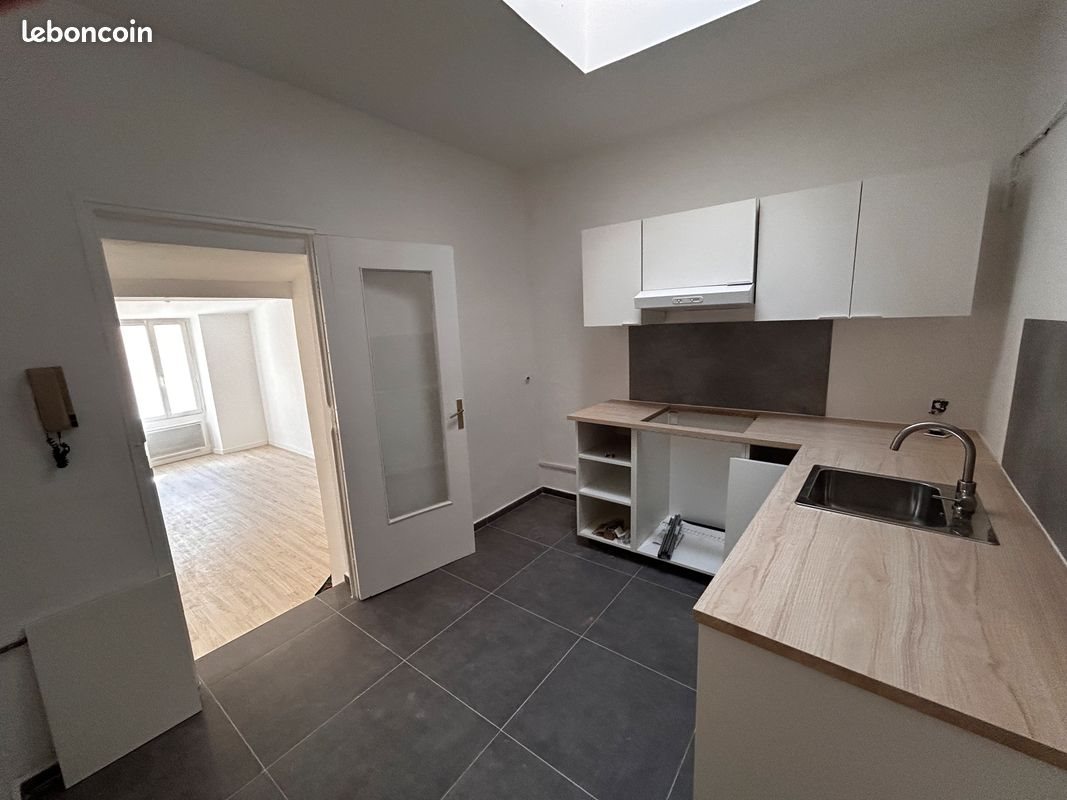 Appartement à louer, 43m², Lambesc