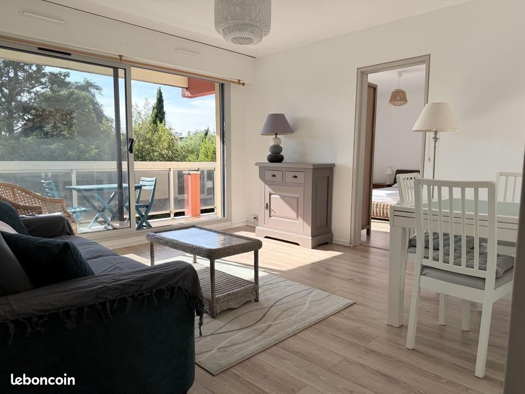 Appartement à louer, 48m², Talence