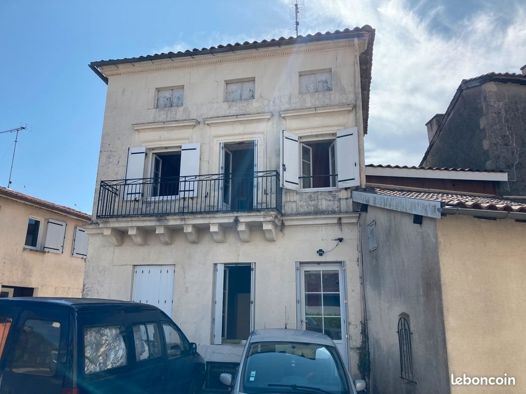 Maison à louer, 140m², Brossac
