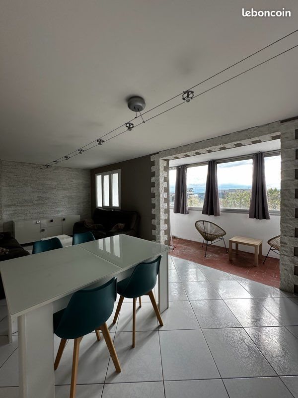 Appartement à louer, 66m², Vénissieux
