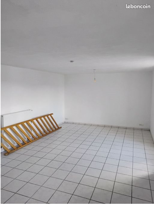Appartement à louer, 101m², Vinezac