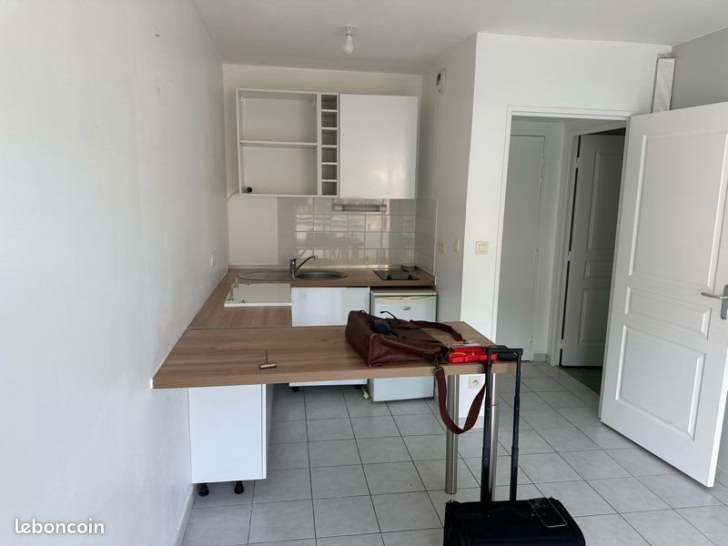 Appartement à louer, 26m², Saint-Léger-du-Bourg-Denis
