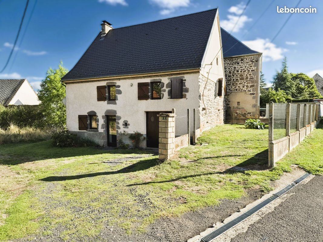 Maison à louer, 81m², Rochefort-Montagne