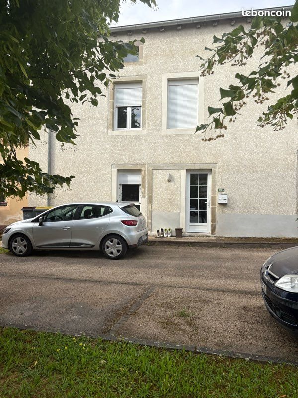 Appartement à louer, 80m², Corre