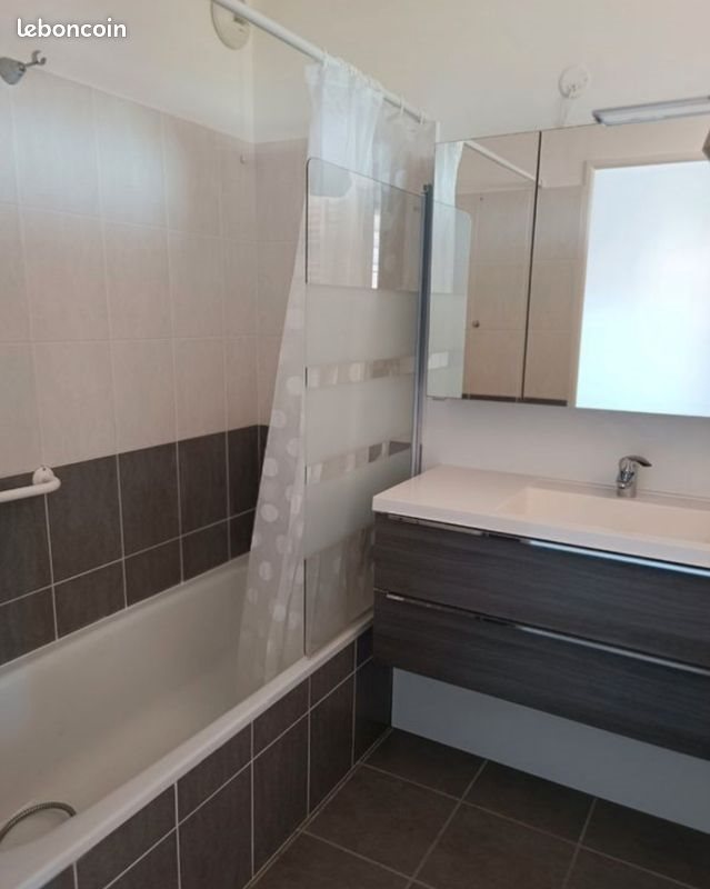 Appartement à louer, 42m², La Côte-Saint-André