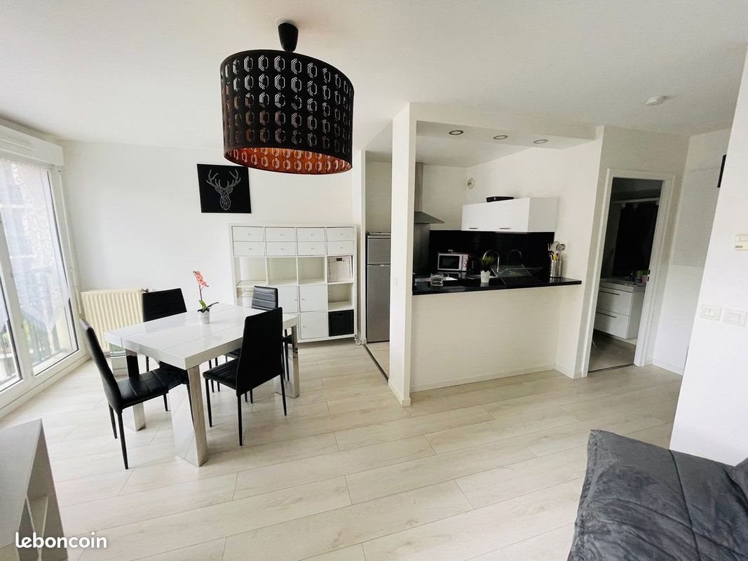 Appartement à louer, 27m², Courbevoie