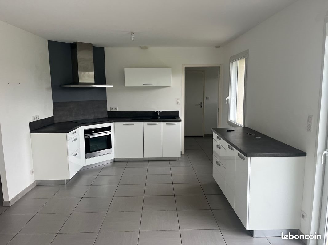 Maison à louer, 99m², Saint-Georges-des-Gardes