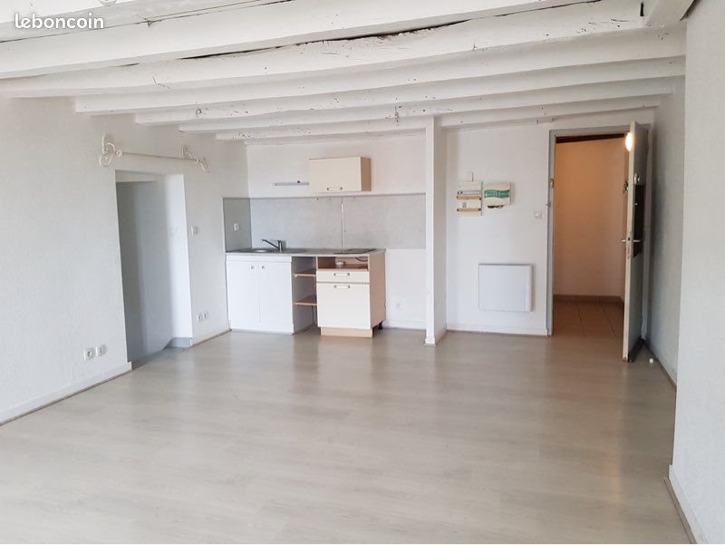 Appartement à louer, 47m², Saint-Trivier-de-Courtes