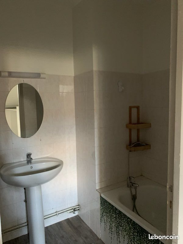 Appartement à louer, 47m², Saint-Trivier-de-Courtes