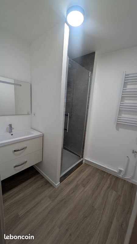 Appartement à louer, 45m², Laussonne