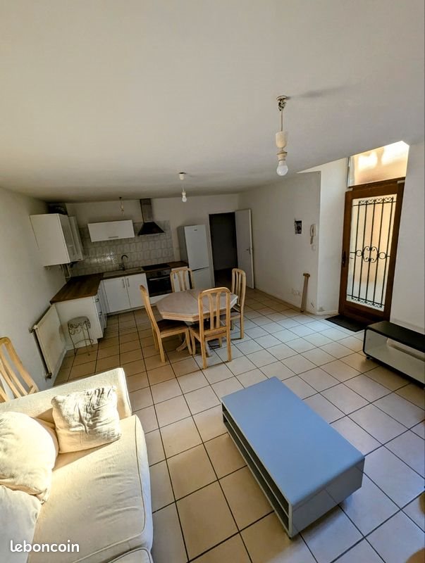 Appartement à louer, 57m², Figeac