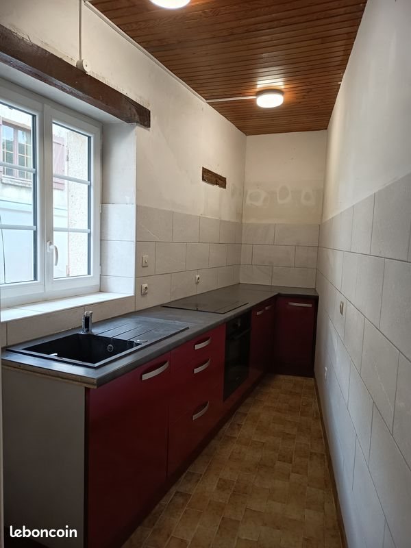 Maison à louer, 74m², Gourgé