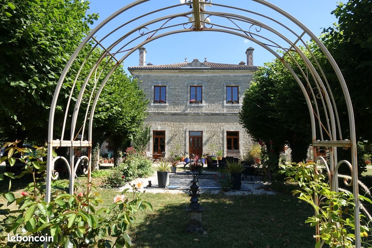 Maison à vendre, 370m², Londigny