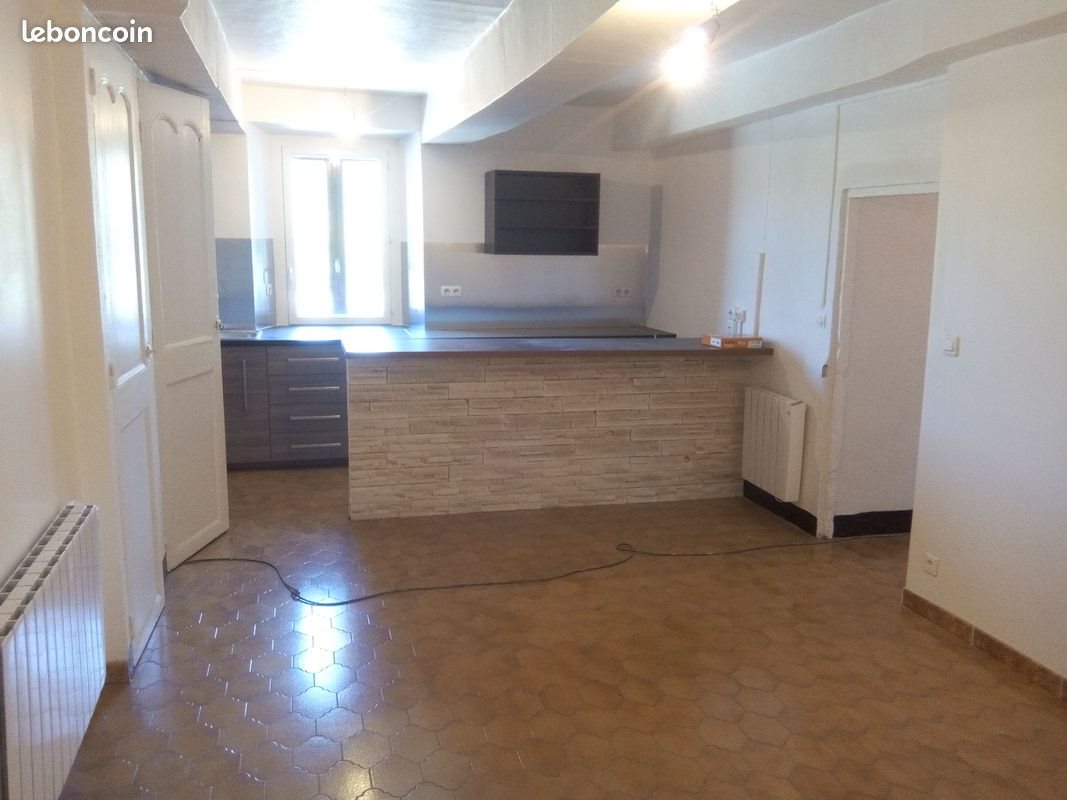 Appartement à louer, 53m², Aubignosc
