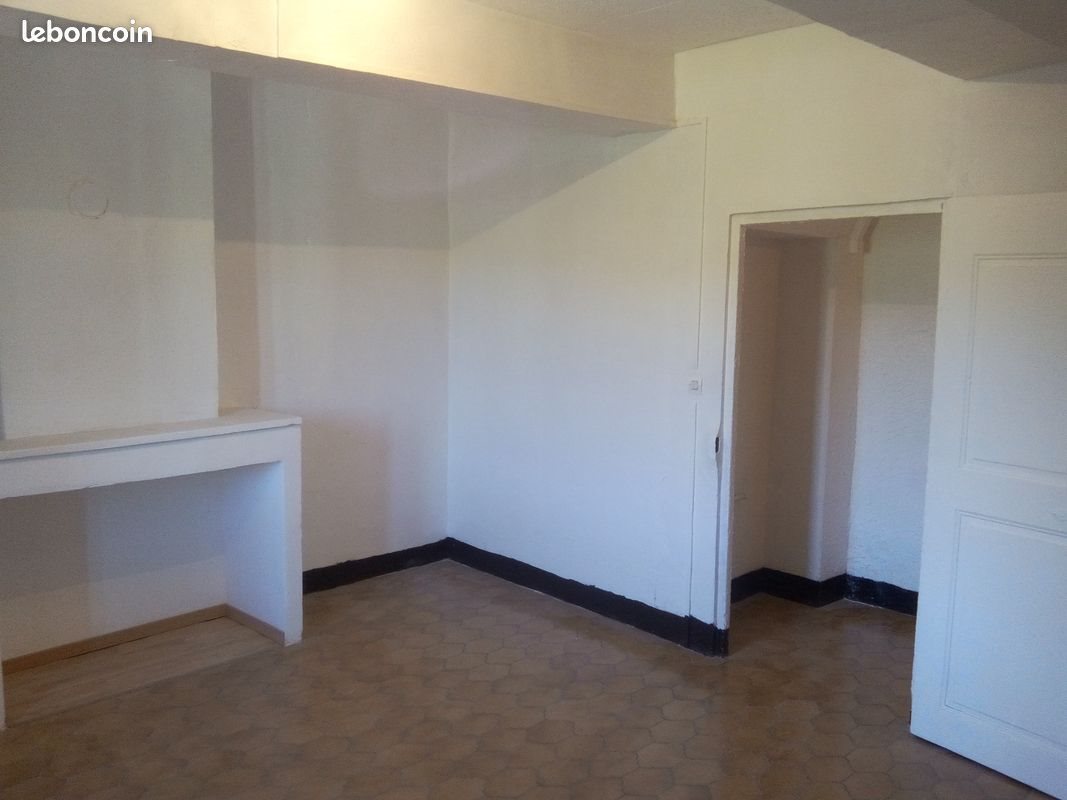 Appartement à louer, 53m², Aubignosc