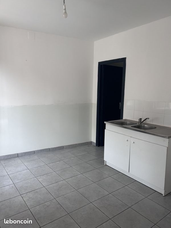 Appartement à louer, 65m², Sernhac