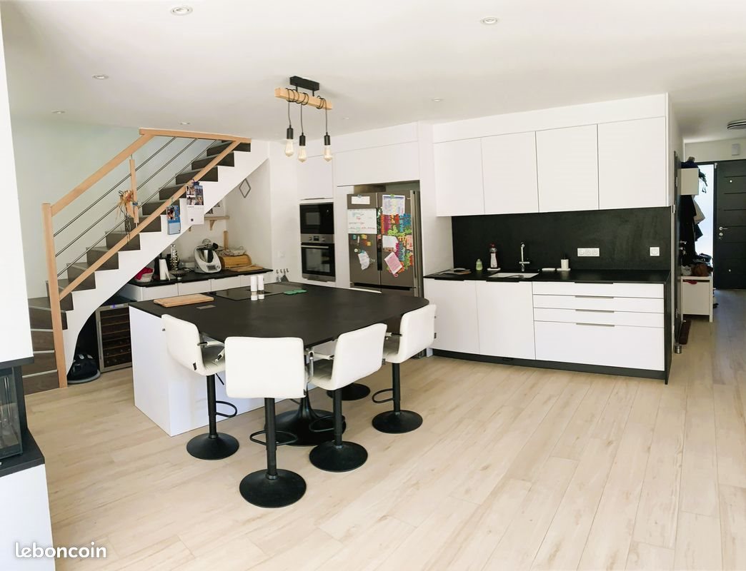 Maison à vendre, 205m², Divonne-les-Bains