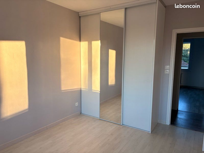 Appartement à louer, 74m², Poligny
