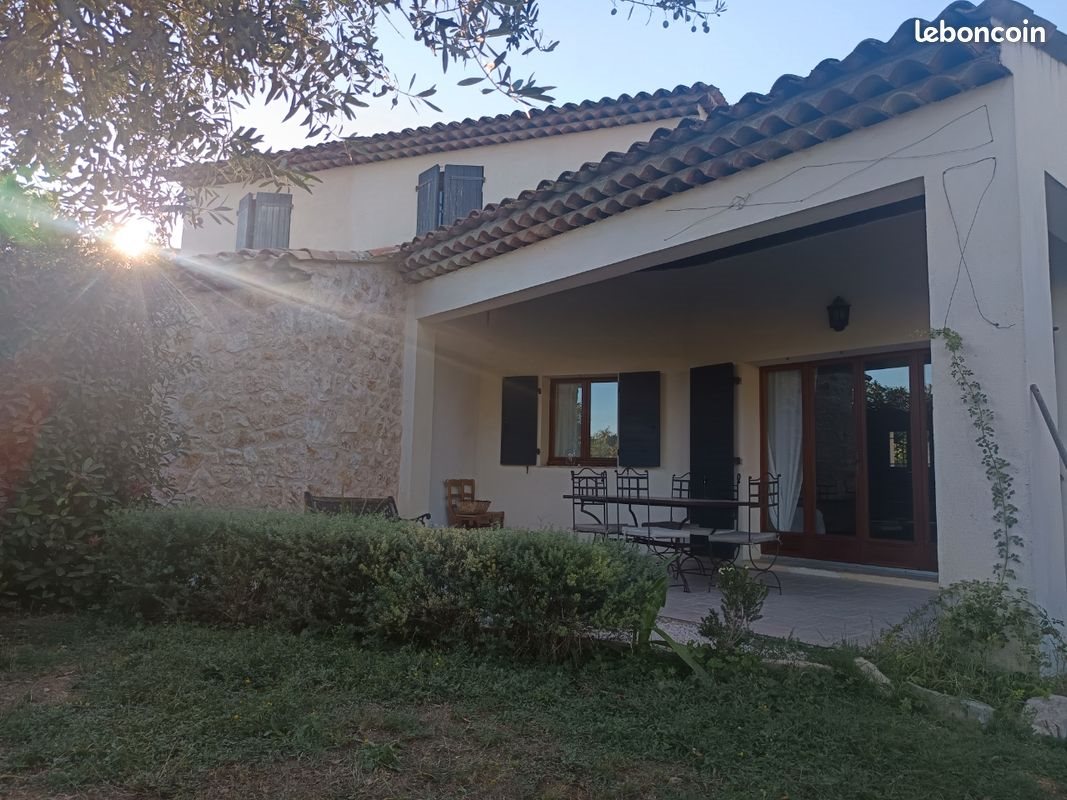 Maison à louer, 170m², Opio