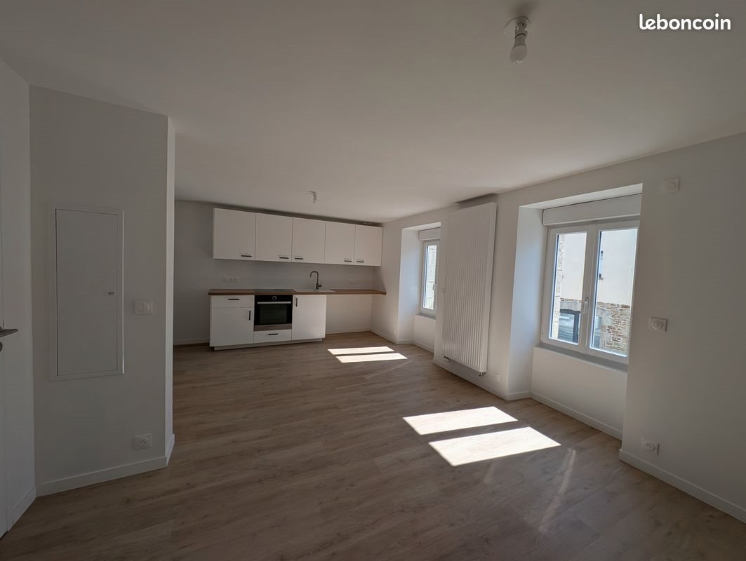 Appartement à louer, 45m², Theix