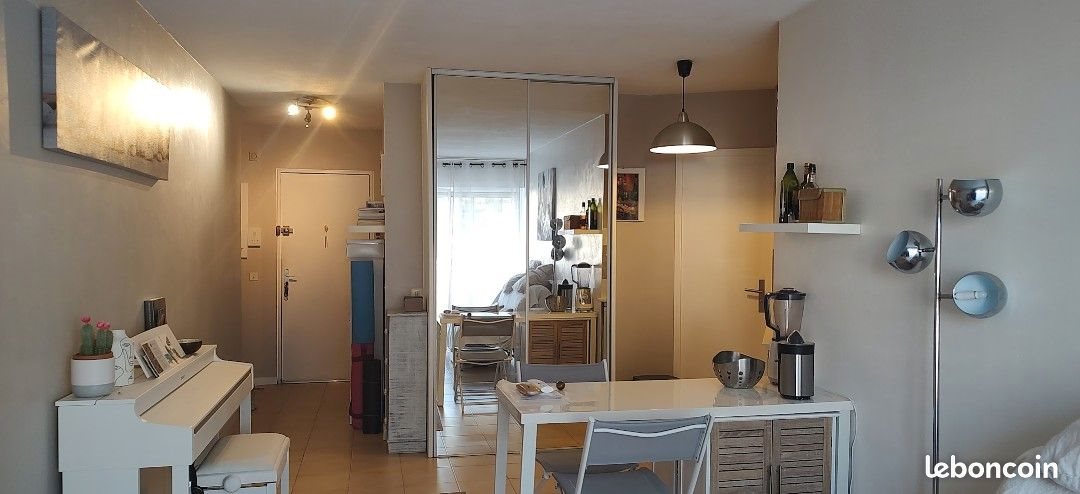 Appartement à louer, 27m², Mandelieu-la-Napoule
