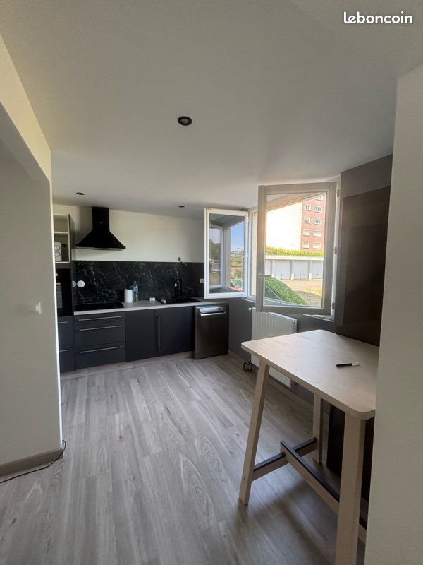 Appartement à louer, 62m², Unieux