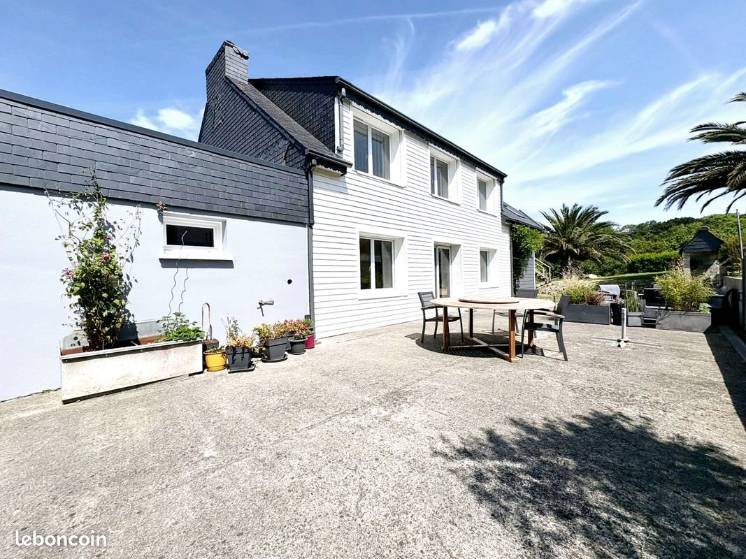 Maison à vendre, 160m², Trélévern