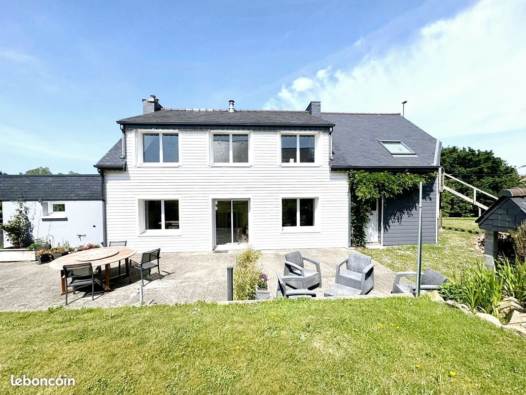 Maison à vendre, 160m², Trélévern