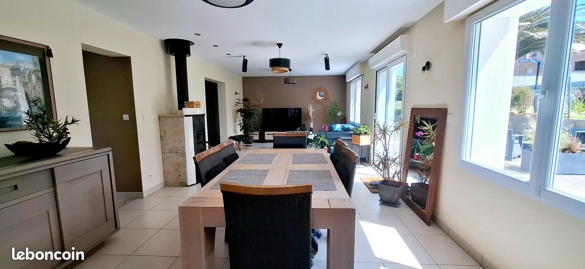 Maison à vendre, 160m², Trélévern
